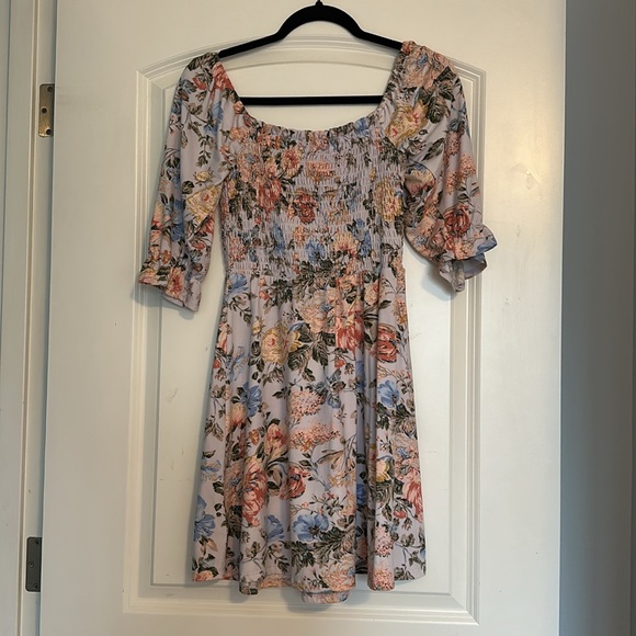 Wayf Smocked Floral Dress - Size XS - Picture 9 of 9